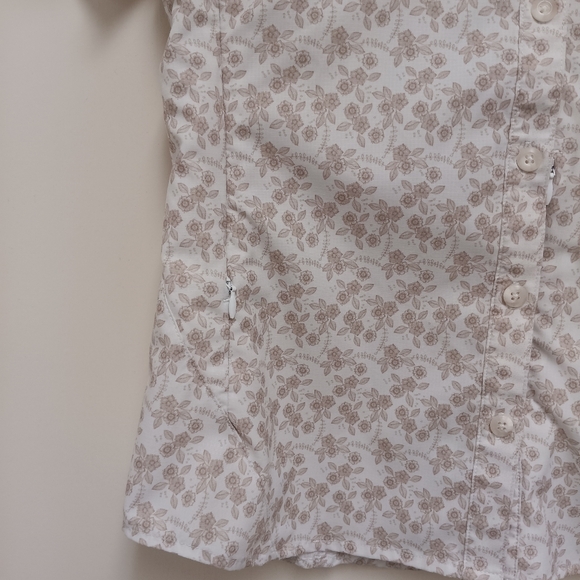 REI Women's Button Down Sahara Shirt - Picture 3 of 12